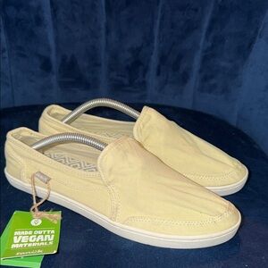 Sanuk Women’s Light Yellow Vegan Slip-Ons Size 7.5